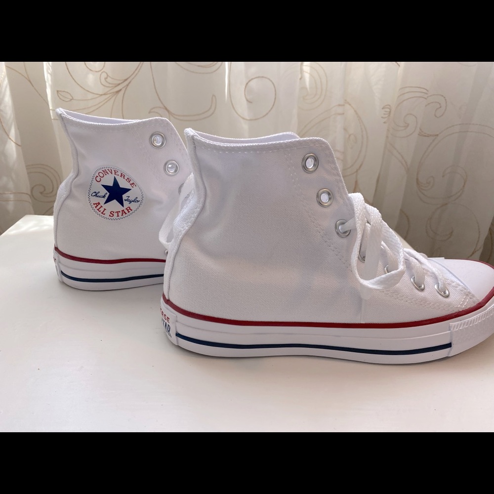 Converse Chuck Taylor All Stars - High Top White Brand New - Size 7
